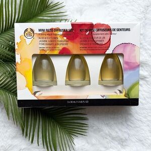 NEW The Body Shop Mini Reed Diffuser Set Aloe and Soft Linen Retired
